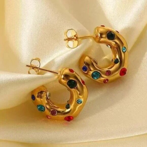 ⭐️❤️❤️FREE Rainbow Rhinestone Crescent Hoop Minimalist Modern Chic Glam Earrings - Picture 4 of 4